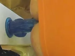 এক মহিলা বহু ফুল এইচ ...