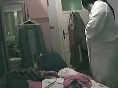 হাতের কাজ মহিলার দ্ব ...